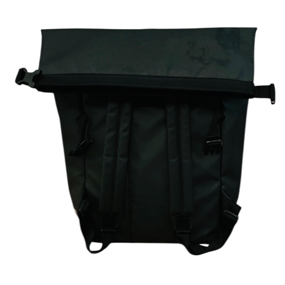 HERSCHEL SUPPLY CO. UNISEX ROLL TOP BACKPACK WEATHER RESISTANT - 22.5L BLACK